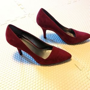Fergalicious Red Velvet Pointy Toe Pump Heels Size 7.5